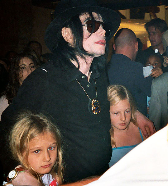 /dateien/np62551,1273343923,539px-Michael Jackson in Vegas cropped