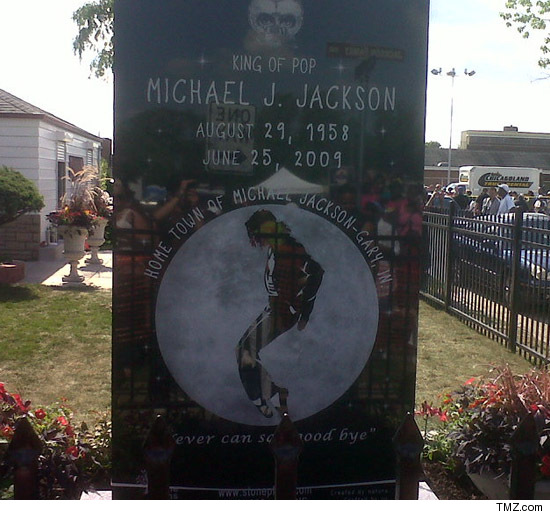 /dateien/np62551,1277502486,0625-king-of-pop-memorial-michael-jackson-credit