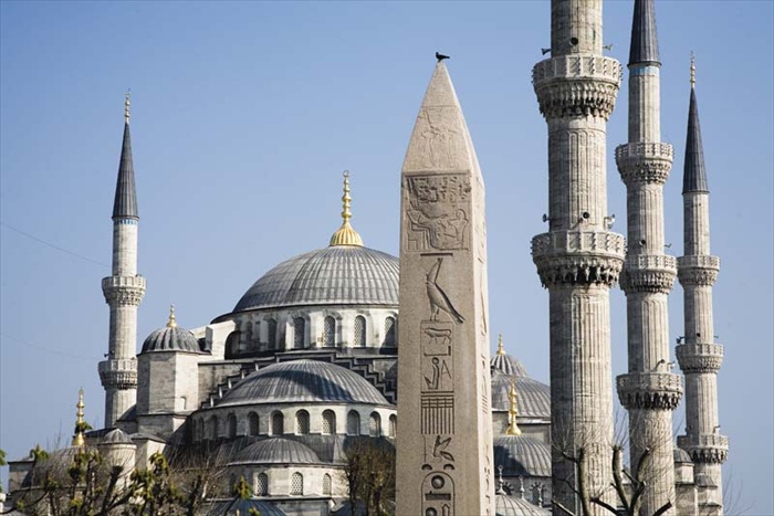 /dateien/pr66565,1286894074,Blue-Mosque-and-Obelisk-in-Sultanahmet-1