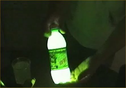 Das lustige Google Spiel How-To-Make-Glow-In-The-Dark-Mountain-Dew