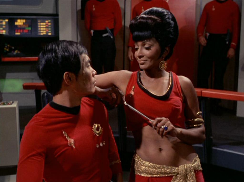 Uhura distracts Hikaru Sulu mirror