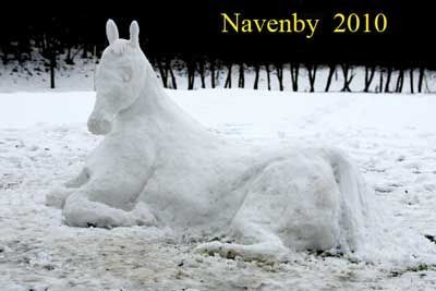 1i8-snow-horse-jan-2010