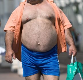 Ist der User über dir beliebt? mann dicker Bauch