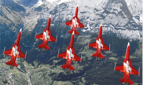 patrouille suisse ohne schweizer kreuz 1