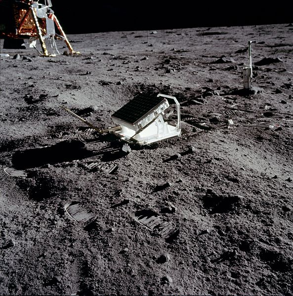 593px-Apollo 11 Lunar Laser Ranging Expe