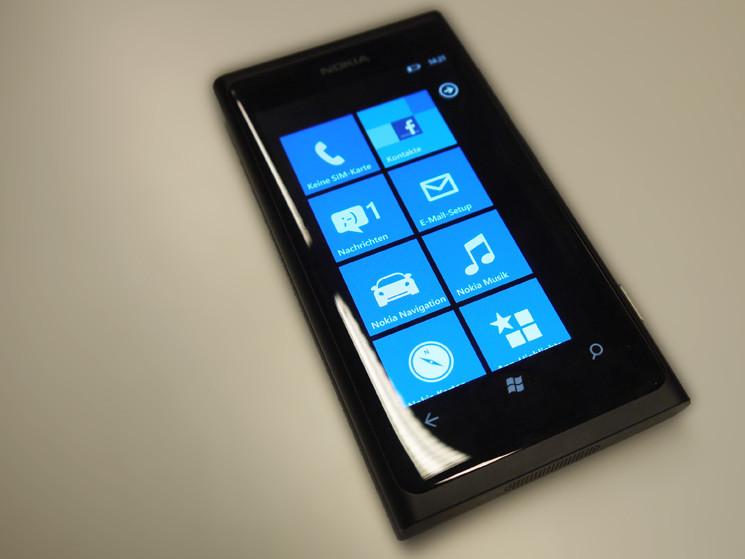 Nokia-Lumia-800-745x559-c73f05585e042ee6