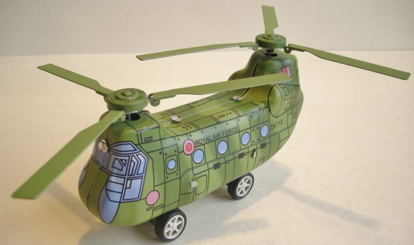 c55d79 helikopter-chinock-aus-blech-mit-