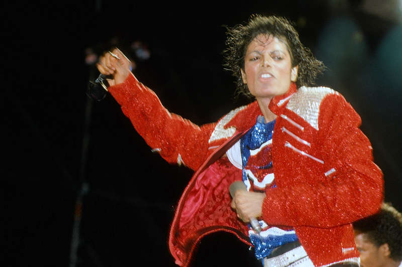 Victory-Tour-on-Stage-the-thriller-era-o