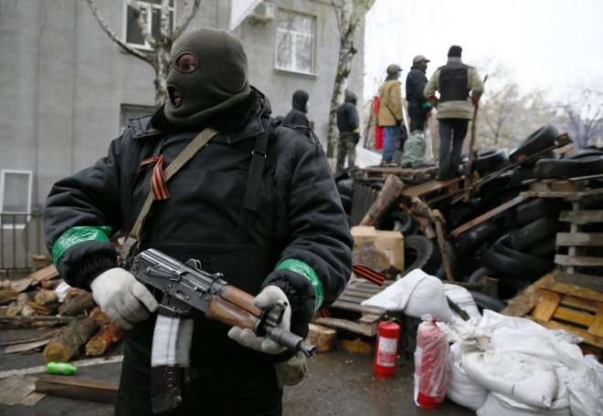 armed man eastern ukraine