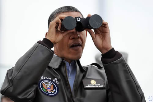 obama-binoculars
