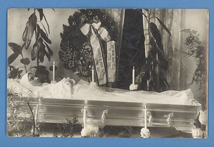 1933-woman-in-coffin