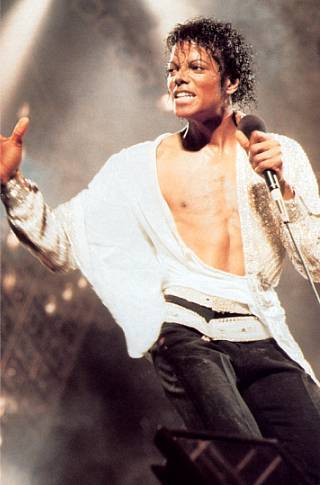 Victory-tour-On-stage-the-thriller-era-8