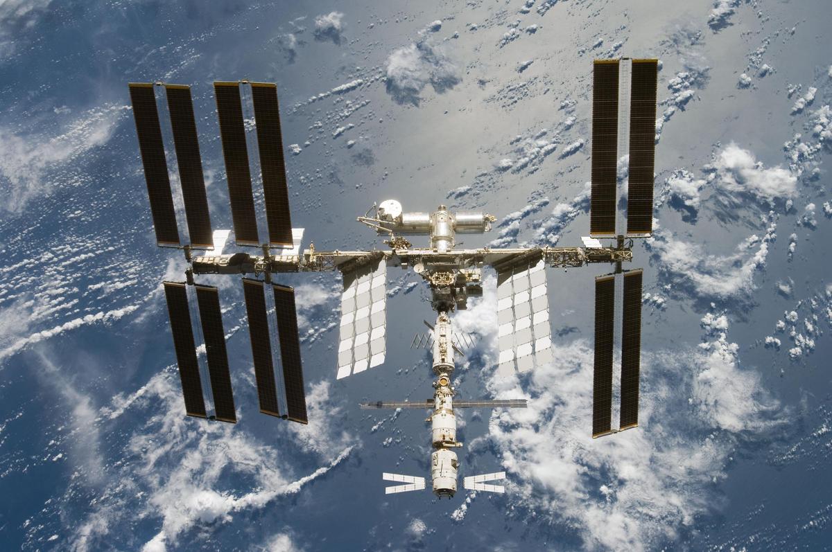 /dateien/uf65874,1284553655,iss after sts-124 06 2008