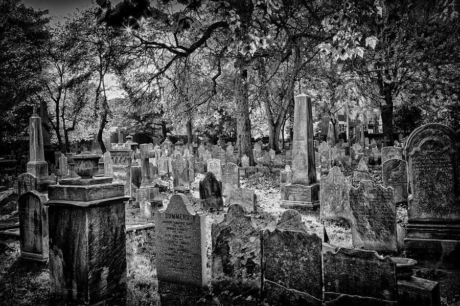 old-cemetery-in-philadelphia-2-val-black