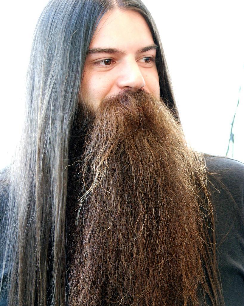 Langer-Bart-und-lange-Haare