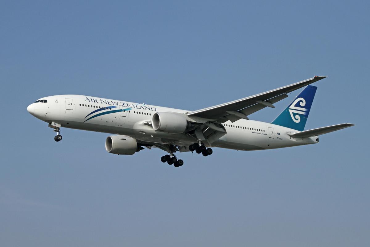 Boeing 777-219ER ZK-OKA Air New Zealand 