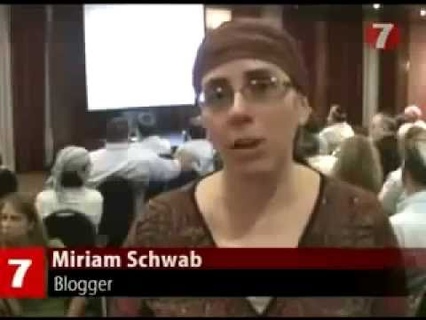 Youtube: Wikipedia - Israel is paying internet workers to manipulate online content