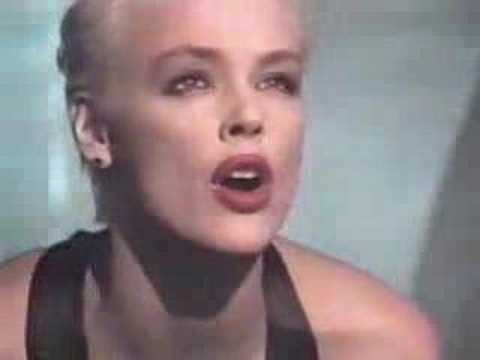 Youtube: Falco meets Brigitte Nielsen (1987) -Body next to body