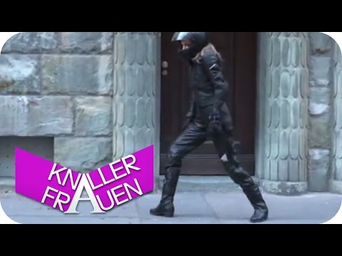 Youtube: Trailer: Knallerfrauen - Die neue Staffel ab 16.10. um 22:30 Uhr in SAT.1
