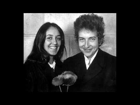 Youtube: Bob Dylan & Joan Baez - Wild Mountain Thyme (Savoy Hotel 1965 RARE)