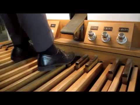 Youtube: Flohwalzer auf der Orgel - gespielt mit den Füßen (und einem Quoten-Patzer)