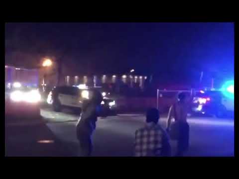 Youtube: Police retreat and run for cover, Its Getting Worst In Minneapolis