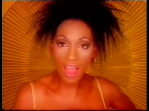 Youtube: Candy Girls featuring Valerie Malcolm - I Want Candy