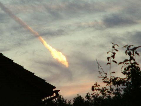 Youtube: Police dash cam of Meteor over Edmonton, Canada