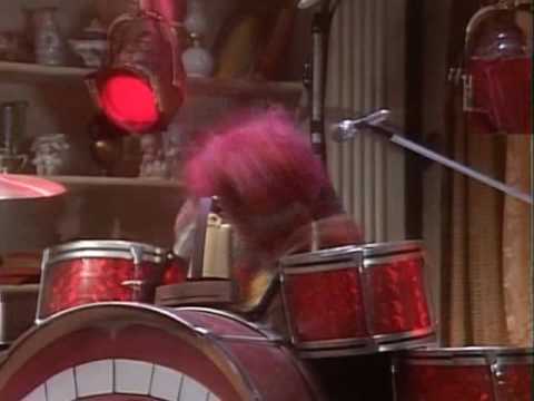 Youtube: The Muppets - Dr. Teeth & Electric Mayhem Jingle Bell Rock