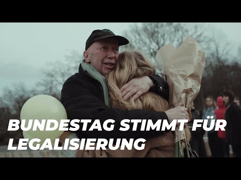 Youtube: Bundestag stimmt für Entkriminalisierung - Richter Müller emotional | HOTBOX