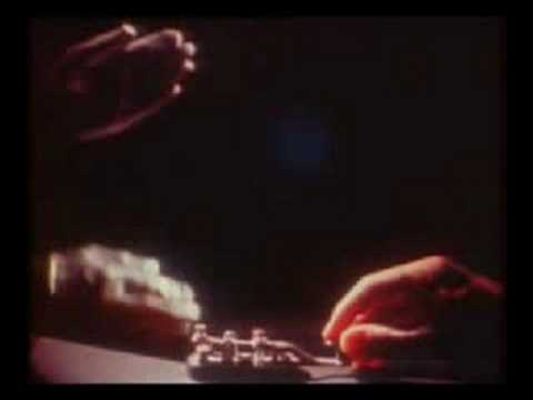 Youtube: Kraftwerk - Radioaktivität (Live 1981)