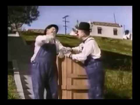 Youtube: Laurel and Hardy - Piano