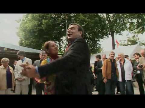 Youtube: Altkanzler Schröder im Kleingartenverein | SPIEGEL TV