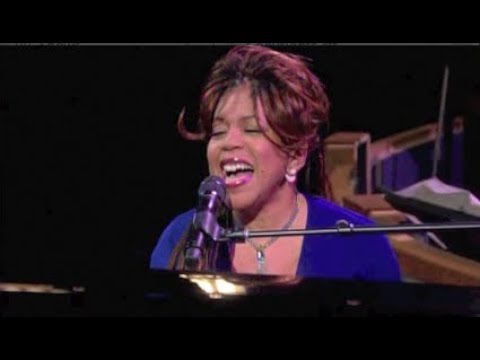 Youtube: Valerie Simpson "Ain't No Mountain" on Late Show, July 15, 2013 (stereo)