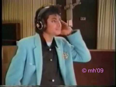 Youtube: Funniest moments of Michael Jackson <i class=