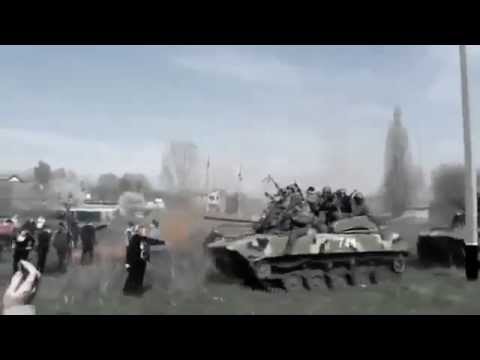 Youtube: Женщина остановила танк (БМД) г.Краматорск 17.04