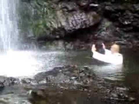 Youtube: 滝行「洒水の滝」