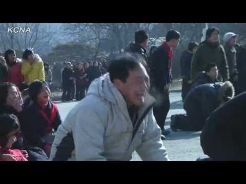 Youtube: Pyongyanties cries after message about Kim Jong Il dead