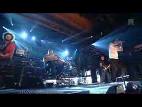 Youtube: Breaking  the habit - Linkin Park - Live in New York (11)