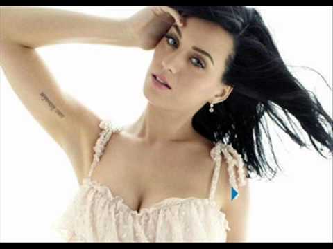 Youtube: Katy Perry- E.T. With Lyrics
