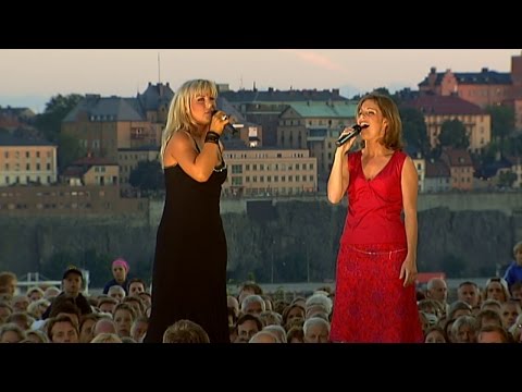 Youtube: Josefin Nilsson och Helen Sjöholm - Jag vet vad han vill