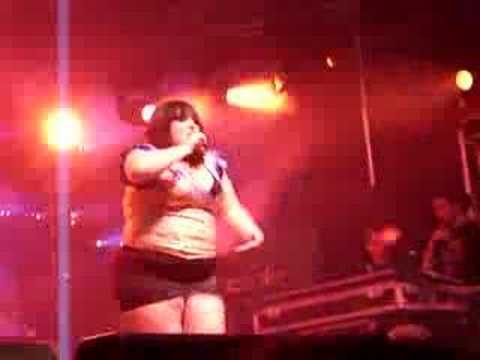 Youtube: The Gossip - Manchester Pride August 2007 - 1