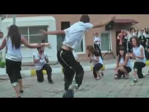 Youtube: Crazy Turkish Dance - Kolbasti.flv