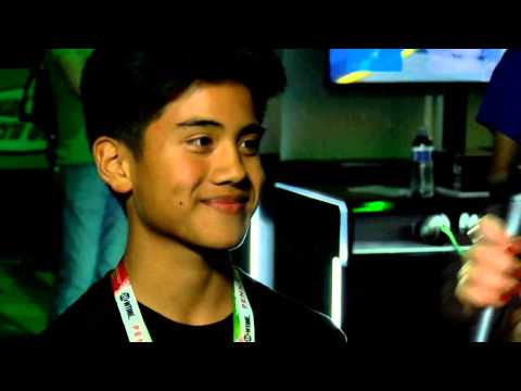 Youtube: Kid goes crazy after winning an Xbox One at Comic-Con