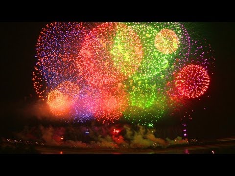 Youtube: 長岡花火大会2012年2日間の総集編 The Nagaoka Fireworks Festival is the most beautiful in japan.
