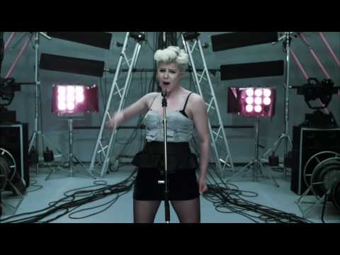 Youtube: Robyn - Dancing On My Own