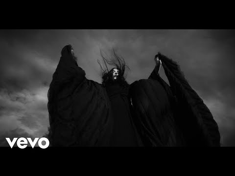 Youtube: Chelsea Wolfe - Whispers In The Echo Chamber (Official Music Video)