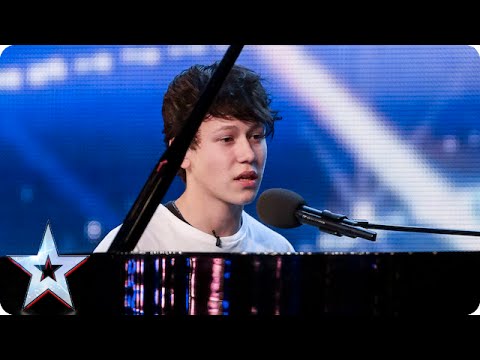 Youtube: Pianist and singer Isaac melts the Judges' hearts | Britain's Got Talent 2015