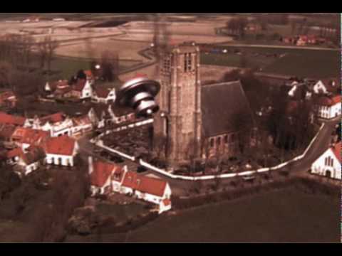 Youtube: UFO over belgium filmed from plane