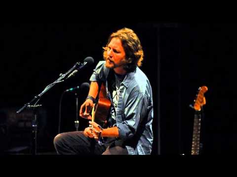 Youtube: Eddie Vedder - Hurt (live, 2008) HQ